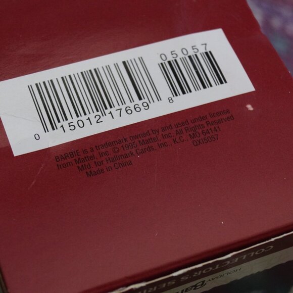 Vintage 1995 NEW IN BOX "Holiday Barbie" Hallmark Keepsake Ornament - Picture 4 of 9